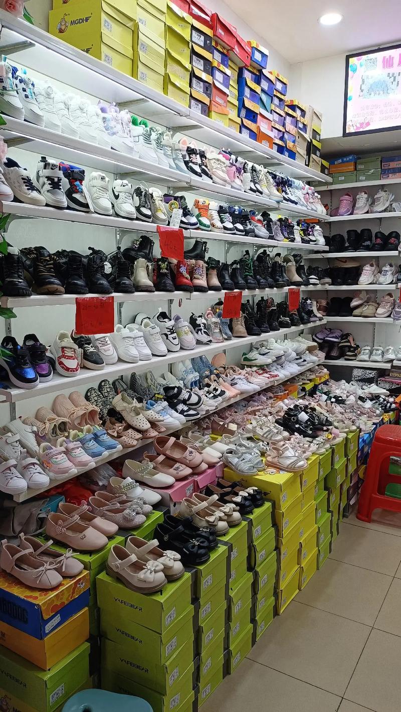 如何挑选高性价比的运动鞋批发商家？